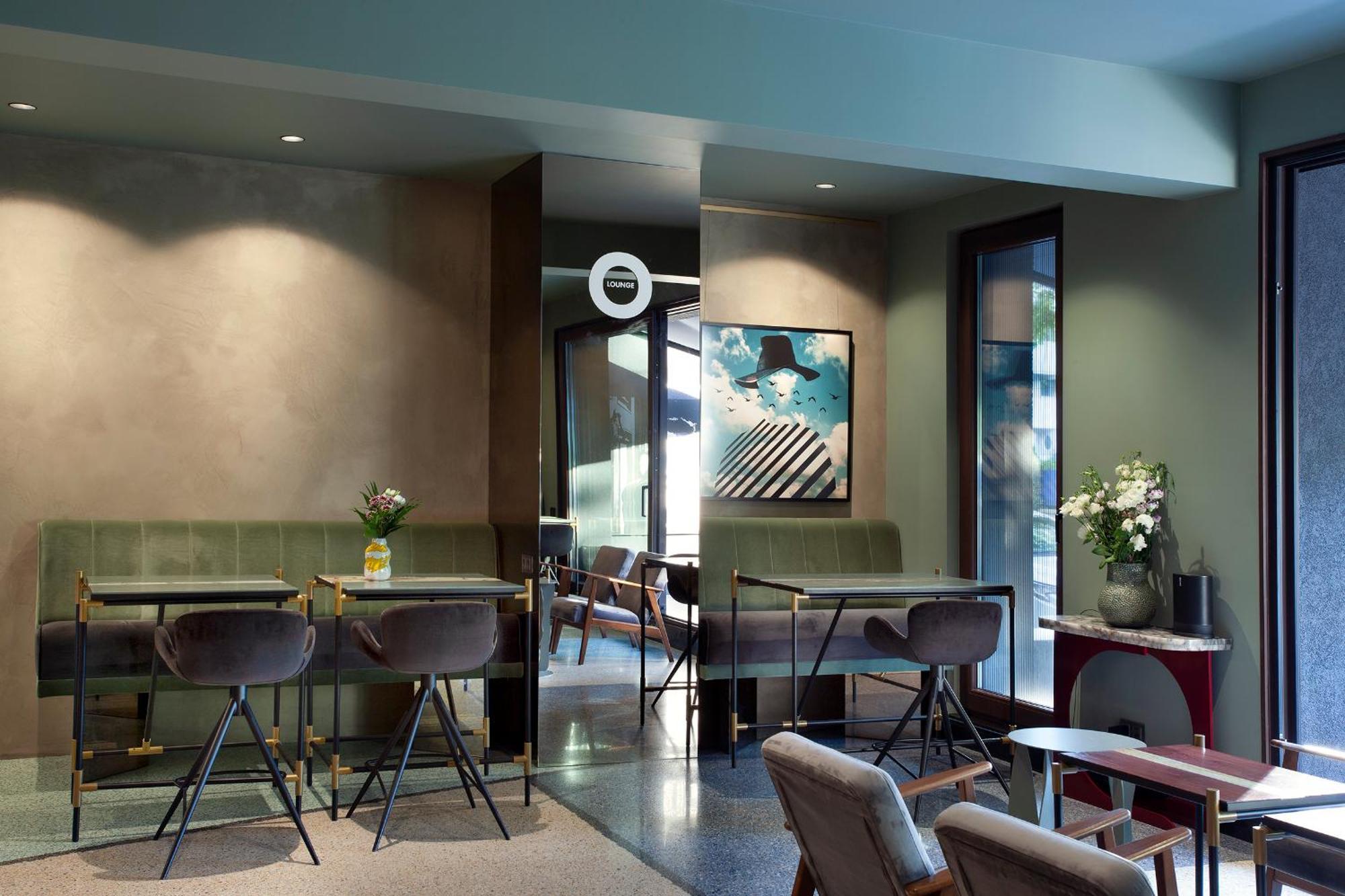 Room12 House Bukares Bagian luar foto
